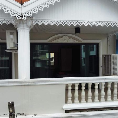 Highwood Mansion Bed and Breakfast Pattaya Exterior foto